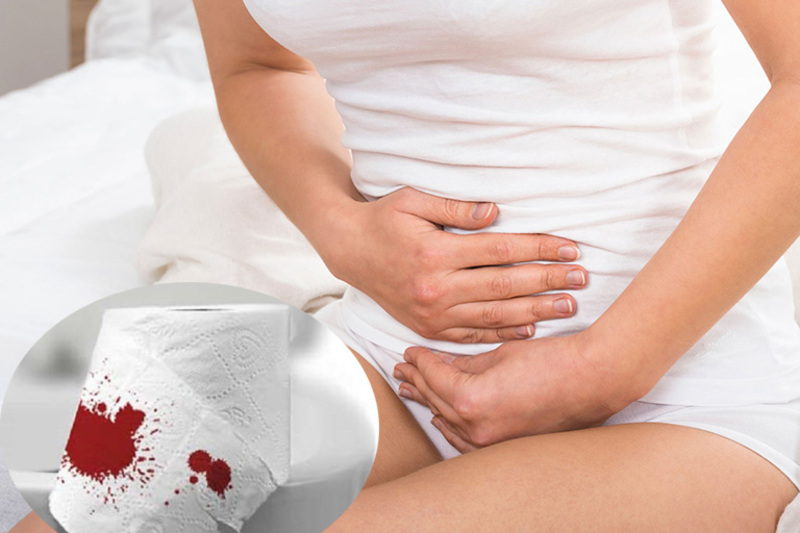 Ra máu nhiều, đau bụng dữ dội, choáng hoặc sốt là những dấu hiệu cần đi khám sớm.