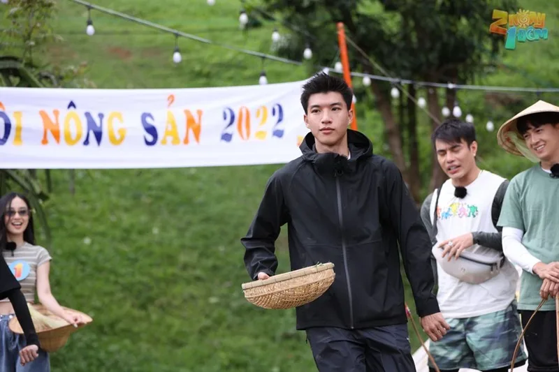 Hình ảnh "em út quốc dân" trong show thực tế 2 Ngày 1 Đêm giúp anh sở hữu lượng fan hùng hậu.