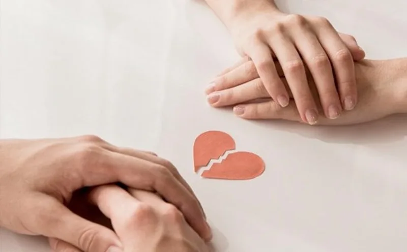 Thanh tẩy phòng ngủ bằng tinh dầu giúp ngủ ngon sâu giấc và tâm trí an yên hơn.