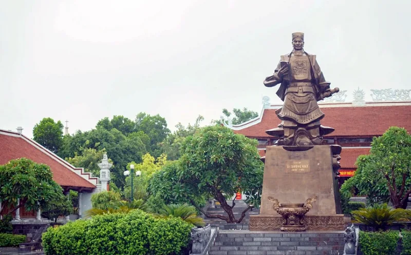Đền thờ bên sông Như Nguyệt, nơi vang lên bài thơ thần Nam quốc sơn hà làm sụp đổ ý chí quân Tống.