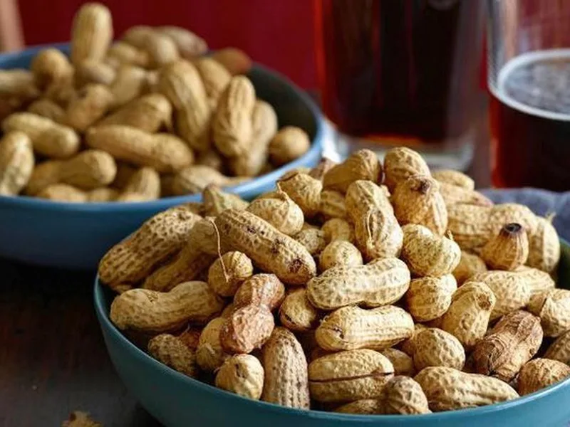 Thành phần đậu phộng chứa nhiều protein thực vật và chất béo không bão hòa có lợi.